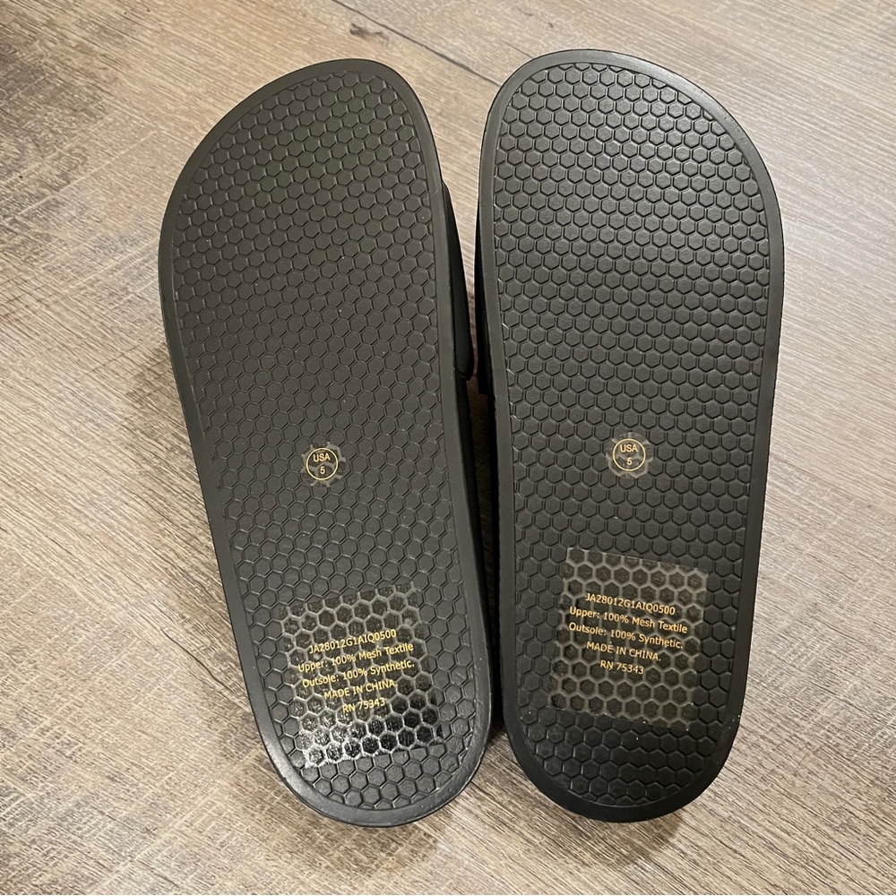 Love Moschino | NWT Women’s Black & Red Mesh Pool Slides USA Size: 5 - Picture 2 of 6